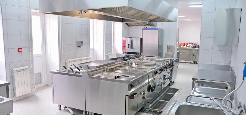 Purpose of Commercial Kitchen Equipment You can use the equipment in a professional food manufacturing setup for the following purposes: Collecting large stocks of inventory Washing fresh vegetables