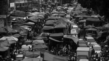 Ariva Sugandi Permana, Norsiah Abd Aziz & Ho Chin Siong Leadership Styles: Incentive or Disincentive Approach in Addressing Street Vendor Problems in Jakarta and Bandung, Indonesia The problem of