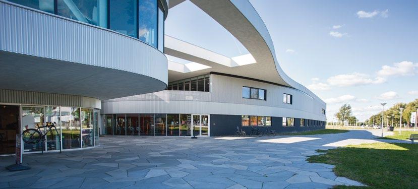 Sustainable sports facilities Alkmaar has many varied, and large, sustainable sports facilities. Sustainable sports venues generate many benefits.