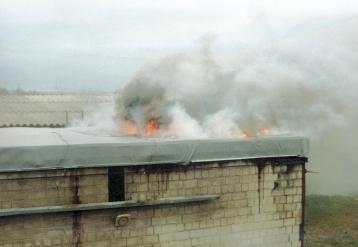 Figure 4: Roof during fire test - Pentane blown foam 7 VISUAL OBSERVATIONS TIME (MIN) CFC PENTANE Flames reach interior of roof 4 5.5 Smoke emission from fire room cornice 7.