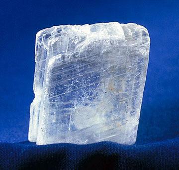 Gypsum crystal in clay FIGURE 1120-5