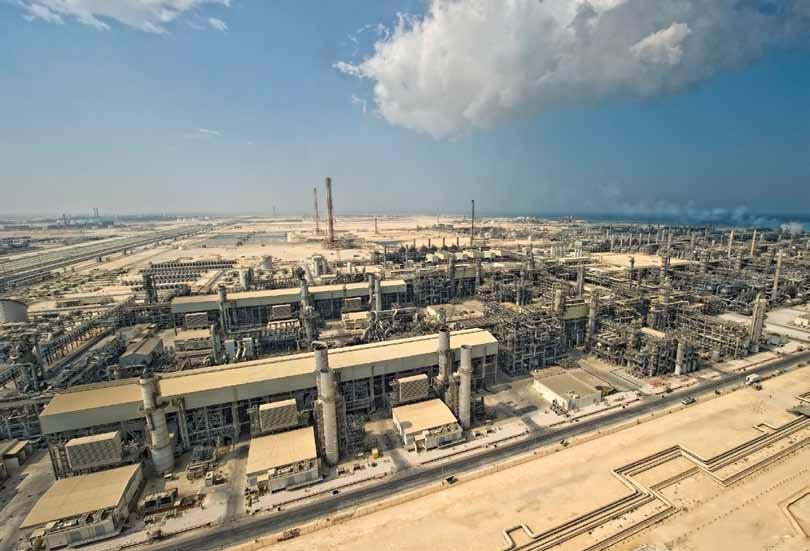 Total partners Qatargas, the world s largest LNG company, since its establishment in 1984 Total in qatar / 05 Above: Qatargas LNG plant in Ras Laffan, Qatar.