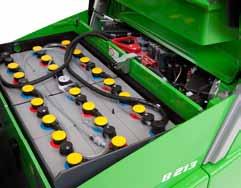 Easy accessibility for better maintenance The CESAB B200 range has been designed to provide quick and easy access for battery maintenance and all major serviceable components, reducing disruption to