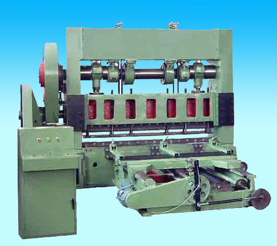 TYPE - APM-100 APM-100 type expanded metal machine is a heavy-duty punching machine, can be washed the system 4 mm thick steel net 2 meters wide, and the kind of expanded metal mesh is mainly used