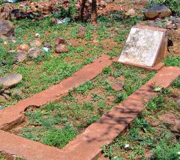 ONE OF THE OLDEST GRAVES AT MAKWETENG IDENTIFIED DURING THE CLEANING CAMPAIGN. Graves of JL Dube, SEK Mqhayi and Dr. W. R Rubusana The graves of leading and celebrated sixhosa literary icons, Dr W.