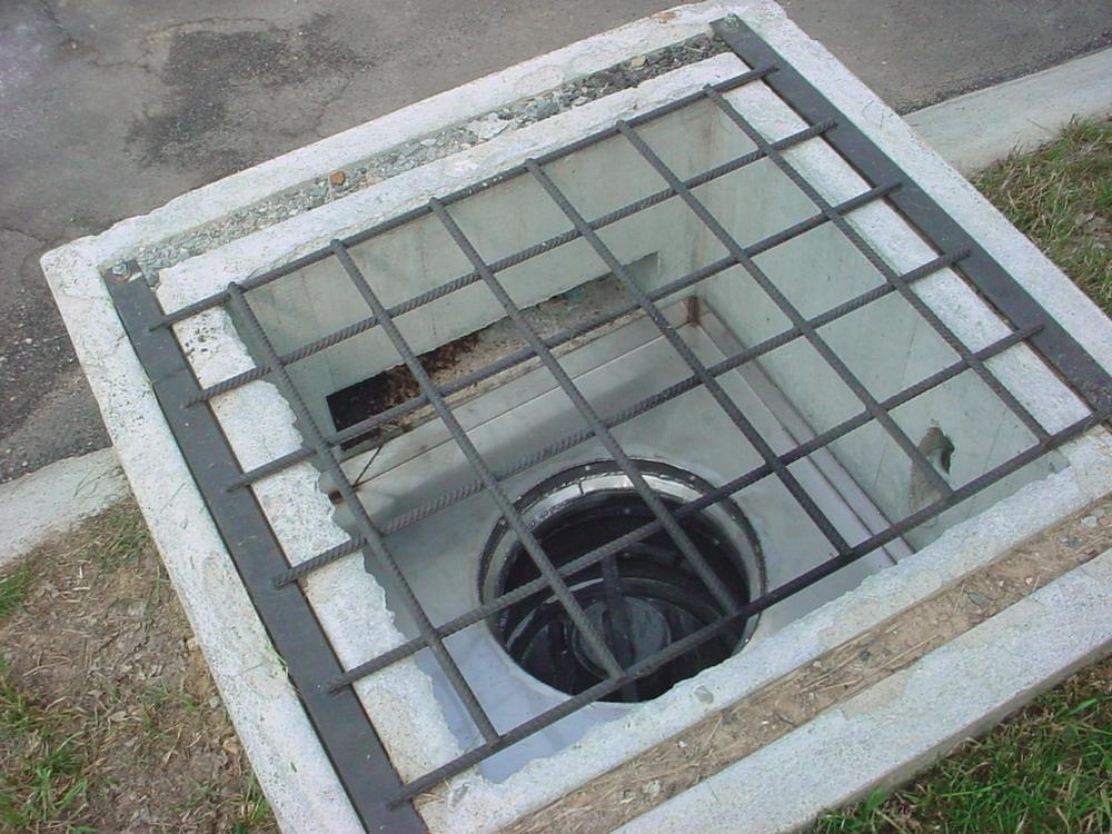 Installation and Fabrication Aqua-Guardian Installation Installation is a simple process of removing the surface grate cover and lowering the Aqua-Guardian into the catch basin.
