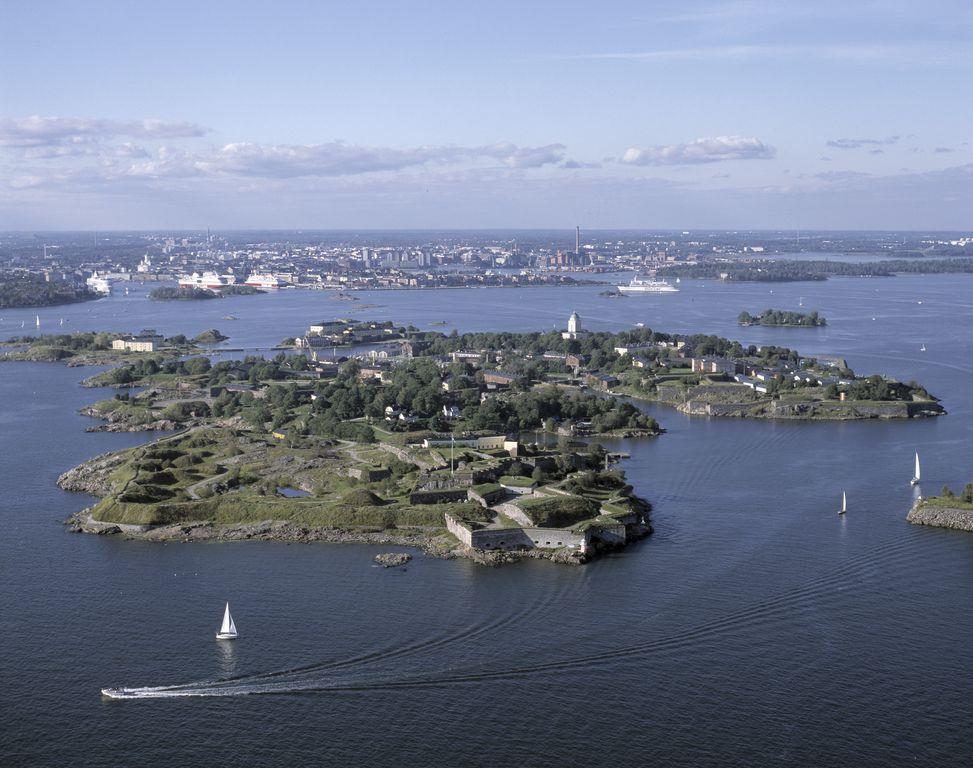 About Helsinki Helsinki is also marine city.