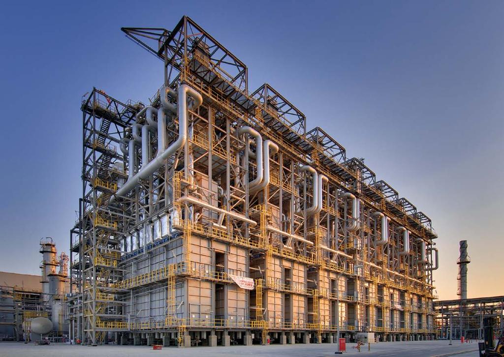 5 Perfection. Furnaces in an ethylene plant in Saudi Arabia Large single furnace capacities are designed with the Linde twin-cell firebox concept combined with a common convection section.