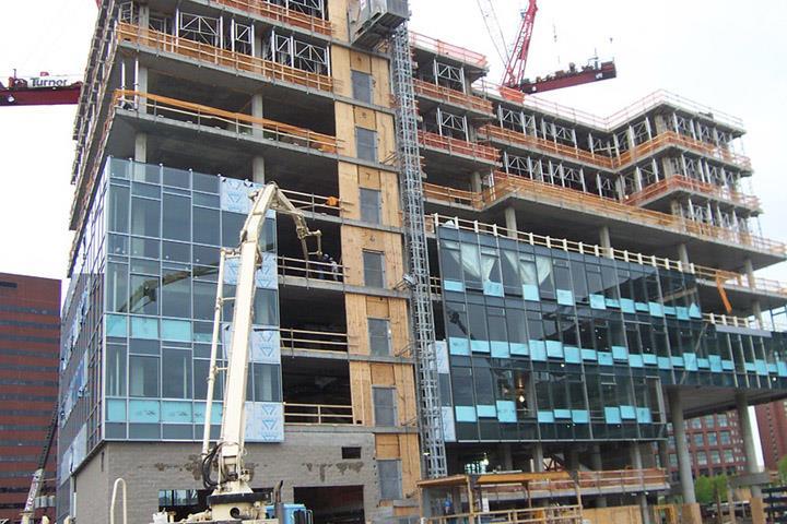 Motivating problem: Curtain wall installation Field managers considered that the curtain wall procurement and installation activities were critical.