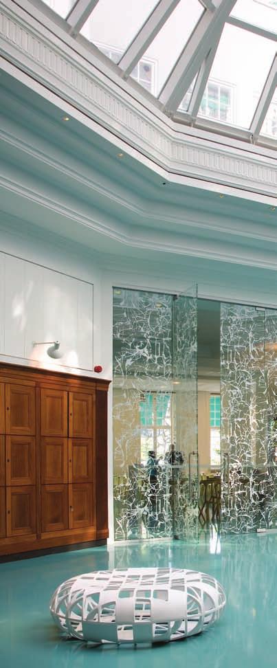 10 Decoration A large glazed surface has its advantages, but sometimes it is preferable to add opaque pattern for