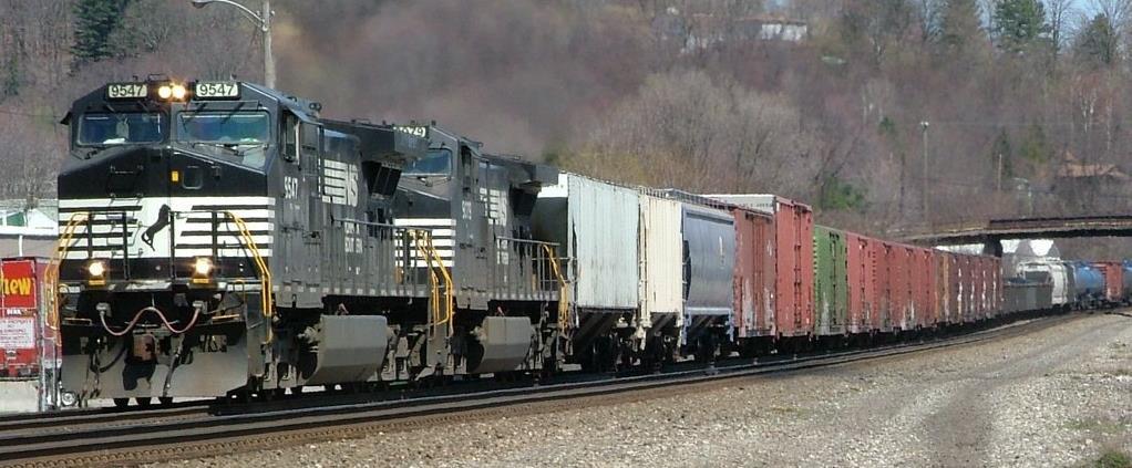 Manifest Freight Trains Mix of cars, commodities, origins and destinations Operate from one classification yard to the next, then train is broken up and cars resorted