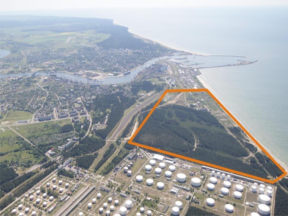 FREEPORT OF VENTSPILS Northern Port Project Opportunity to build a new harbor the Northern Port; 100 ha plot of land adjoining the sea; Possibility to link the harbor with other development areas