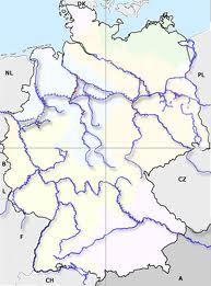 Features of WRM in Germany (1) The federal states are responsible for water, except the federal waterways (main rivers and canals) which is managed by federal institutions.