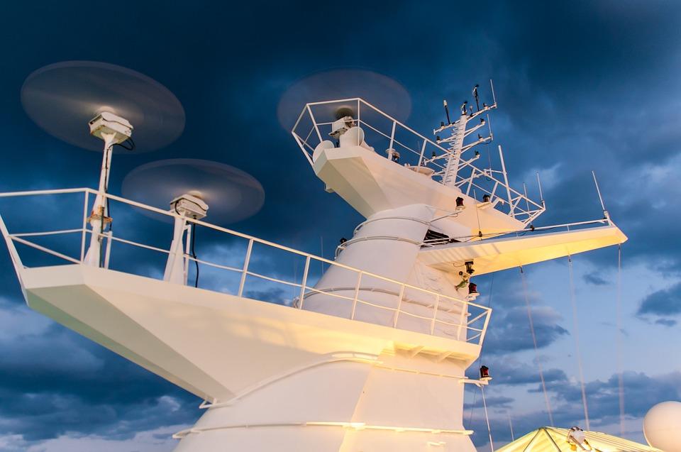 THE FUTURE OF MARITIME CONNECTIVITY 2017 EDITION Use cases for maritime connectivity differ hugely between parts of the industry and so too do the technologies deployed to enable connectivity.