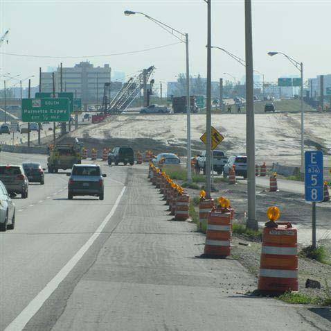 Design Challenges Temporary Traffic Control Plans 430,000 daily vehicle trips Maintain traffic flow while reconstructing