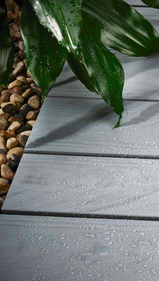 The decking boards closed surface also features superior resistance to spills and stains, and the encapsulation process ensures that the protection continues to the core.