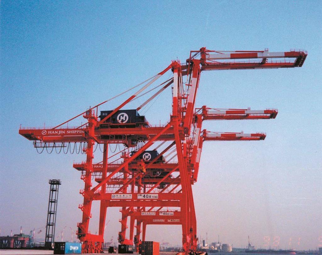 Post Panamax Articulated Boom Cranes Kaohsiung, Taiwan Hanjin Heavy Industries provided three cranes for Hanjin Shipping s new terminal in Kaohsiung.