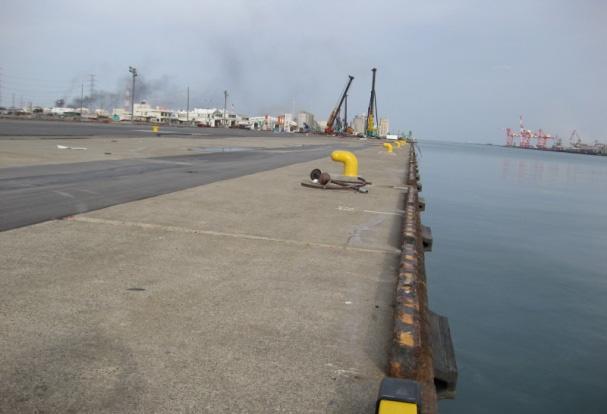 Earthquake, surrounding area of port of Sendai was seriously damaged. Though minor settlement was observed at the apron, no major damage was found on the quay-wall, as shown in Figure 4.