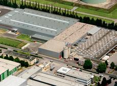 over 1900 employees in the manufacturing sites of Traun, Sarleinsbach and Lannach.