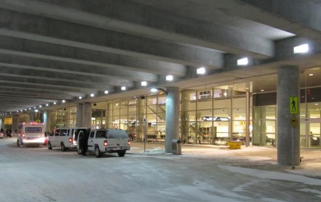 Winnipeg Richardson International Airport TAC/ATC 2015 Architectural and Functional Requirements Winnipeg Airports Authority, operates, manages, maintains, and invests in the Winnipeg Richardson