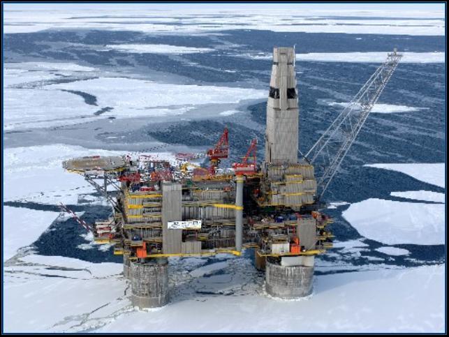 OFFSHORE PLATFORMS Lunskoye - A Gas production 1800 mmscf/d Possible oil rim 30 well slots 4