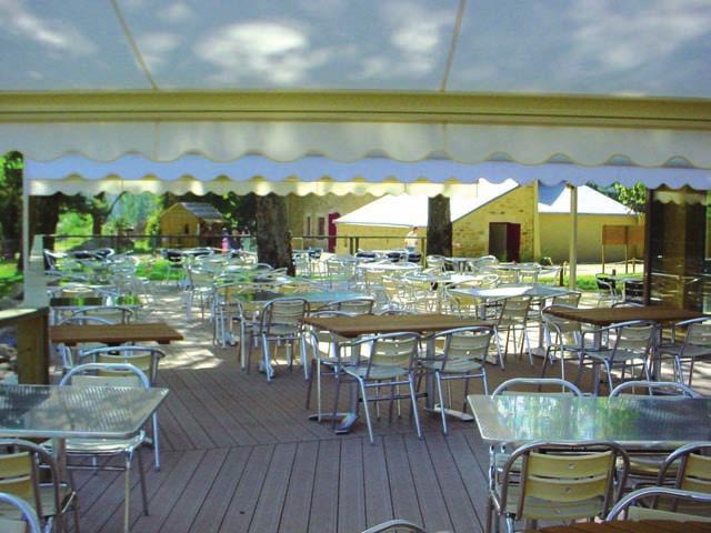 The range is mainly designed for outdoor use for private or public projects (decks, marinas, fencing, pool decks, restaurant, hotel, offices, airport terminals, ).