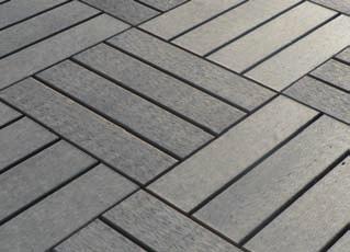 QUALITY, GREAT LOOK, RELIABILTY, SECUR QUALITY The physical properties of Silvadec boards enable easy installation of decks and fences with limitless possibilities of patterns.