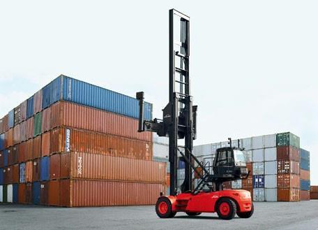 Main equipment in container ports Empty handler container