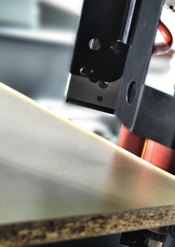 Robust edgebanding Edgebanding has always been based on applying glue directly to the panel; Biesse has followed this principle and applied it to straight edgebanding as well as shaped edgebanding