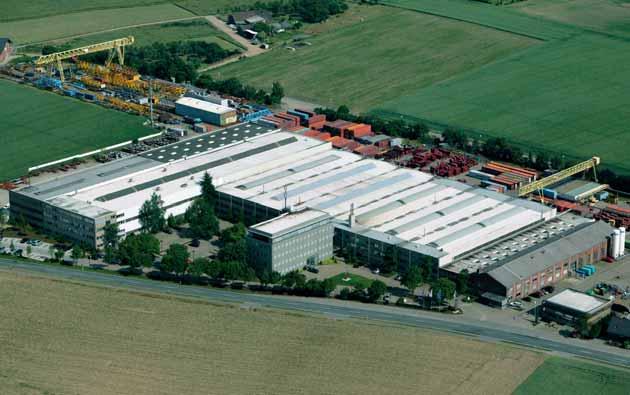W E C O N V E Y Q U A L I T Y AUMUND Headquarters in Rheinberg, Germany Your partner for all requirements regarding material handling and storage.