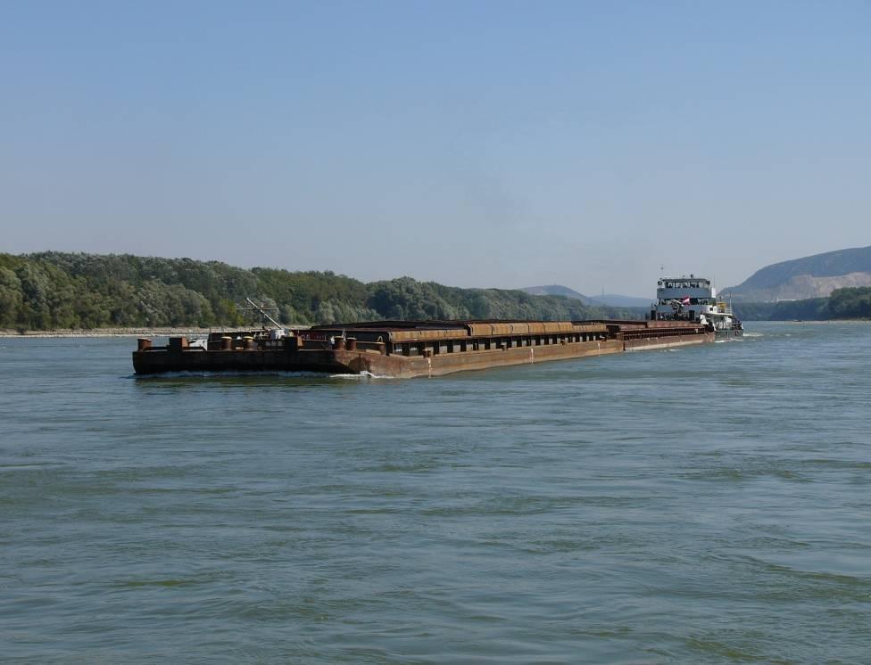 Deficits for Inland Navigation (1) Inadequate water depth - during low-water periods the Danube river is too shallow for navigation; limited