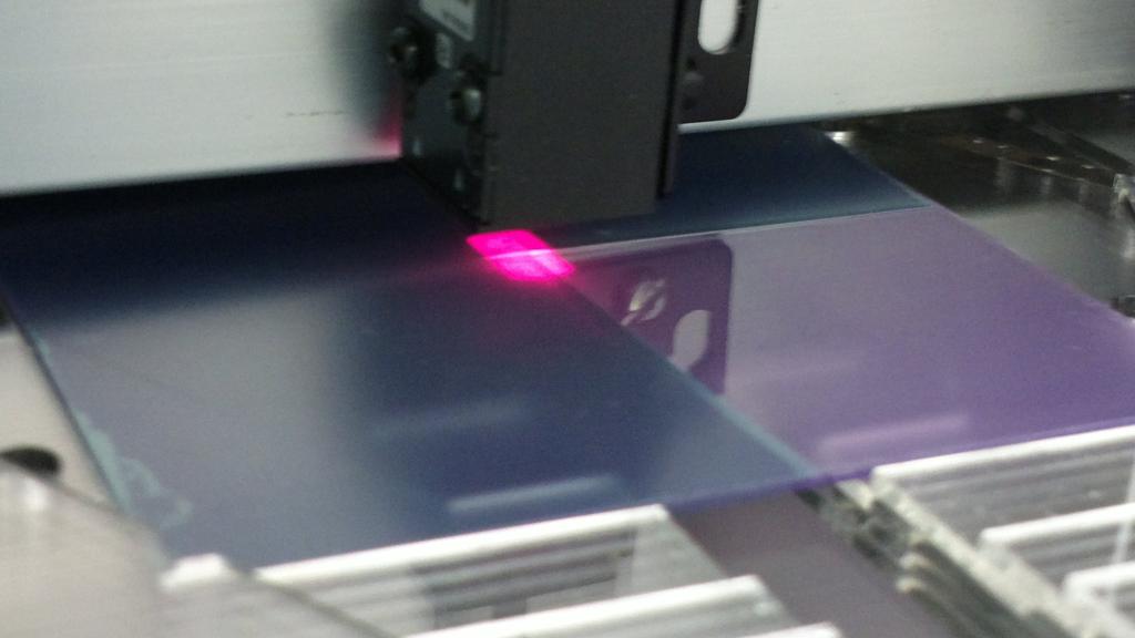 Laser-test rig Film with colour and texture is used to show the laser