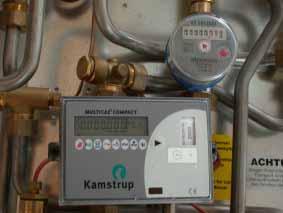 Measuring devices of substations Warmwasser Kaltwasser 45 C 10 C 1 1 9 2 3 4 10 Netz RL 20-40 C Netz VL 65 C 1 7 6 8 5 1 1 1 1 25-40 C Heizung RL 65 C Heizung VL 1 Absperrventil 2 Rückschlagklappe 3