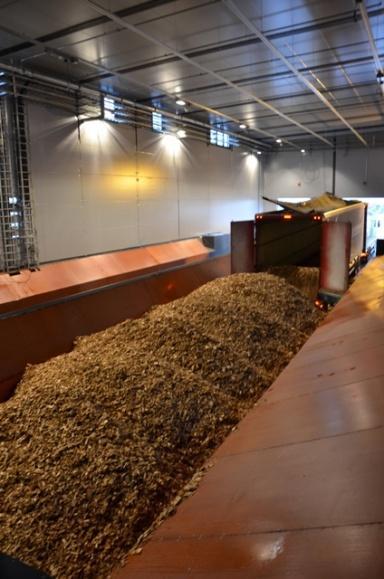 utilise also some agrobiomass The plant produces electric power (230 MW) and district heat (175 MW) to the Vaasa city