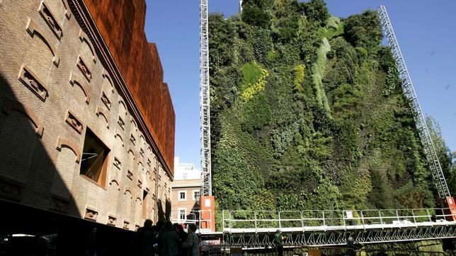 Green spaces Madrid is the first capital in EU and 2 nd in the