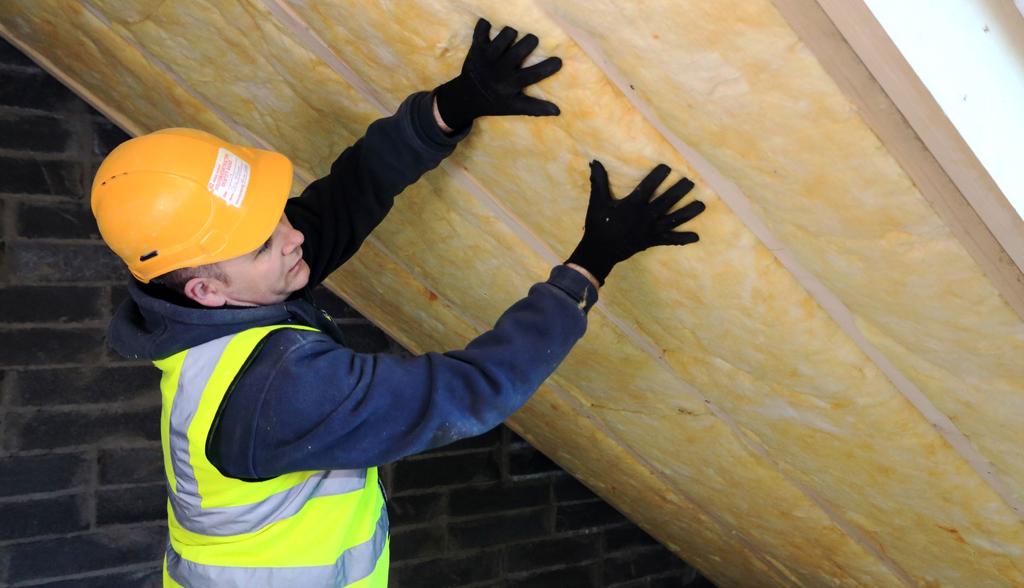 Metac Metac is a high performance glass mineral wool slab on a roll providing excellent thermal and acoustic performance for pitched roof rafter applications.