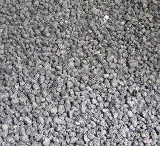 The aggregate used is a sintered aluminum oxide with a grain size such that 100% shall pass a 10 mm sieve and 0% shall pass a 5 mm sieve.