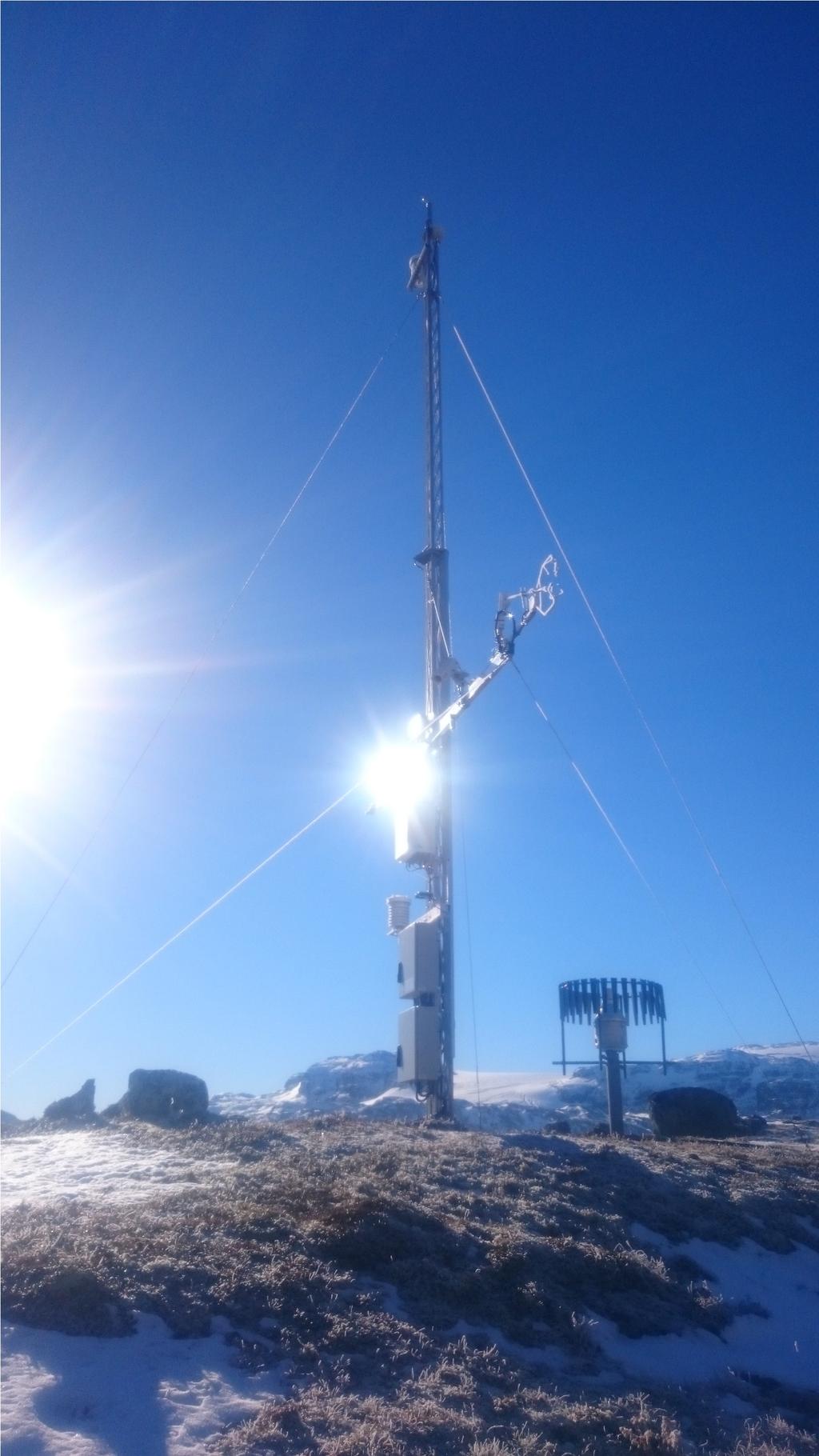 Flux/Climate Tower Met Norway Climate Reference Station (see right) Wind in 10 m: GILL 2-d sensor with 150 W heating power. Air temperature: Pt_100 element in MET screen in 2 and 10 m.