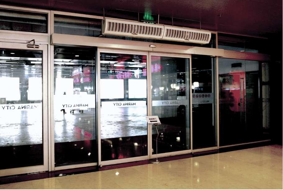 Why use an automatic door? The automatic, contact free opening of automatic doors does away with the struggle associated with opening a heavy manual door.