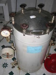 Process cycle - gravity autoclave: Non-vacuum systems Steam is inserted until air is removed, Air is removed via valves due to the density difference of air and steam, Needs