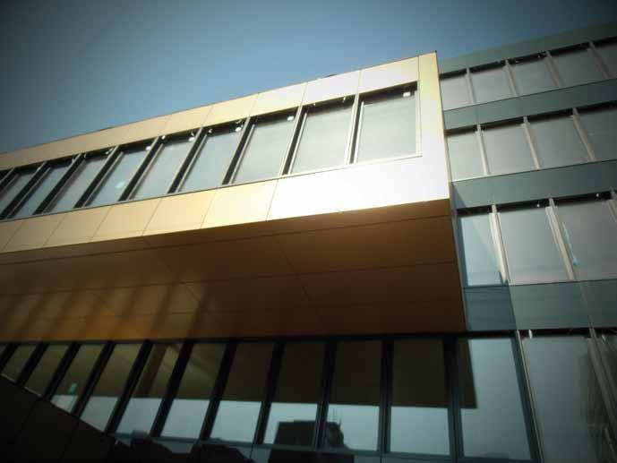 Scope of works Facade types and scope - 4,800 m 2 bespoke Lindner facade, surface powder coated - 900 individual facade elements including sunblinds - Rain screens -