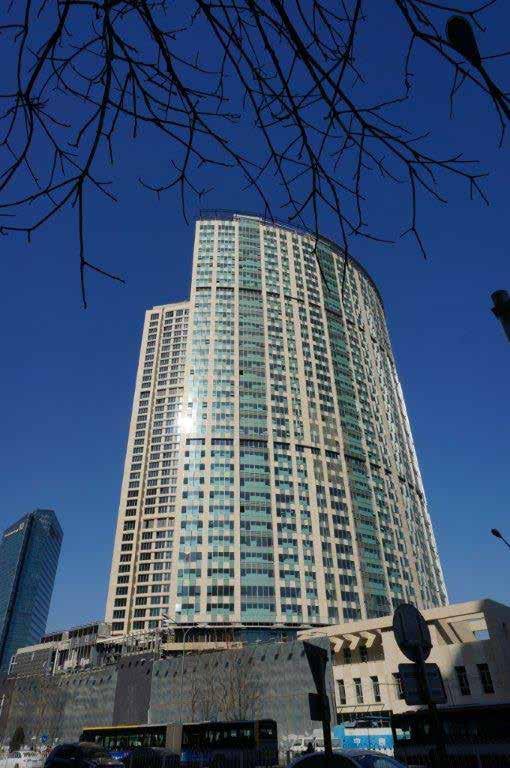 MAKE A DIFFERENCE PROJECTS HIGH VALUE-ADDED S ULTRA HIGH PERFORMANCE LOW-E COATED GLASS Chongqing Sunshine 100 Himalaya BUILDING 4-5, NO.
