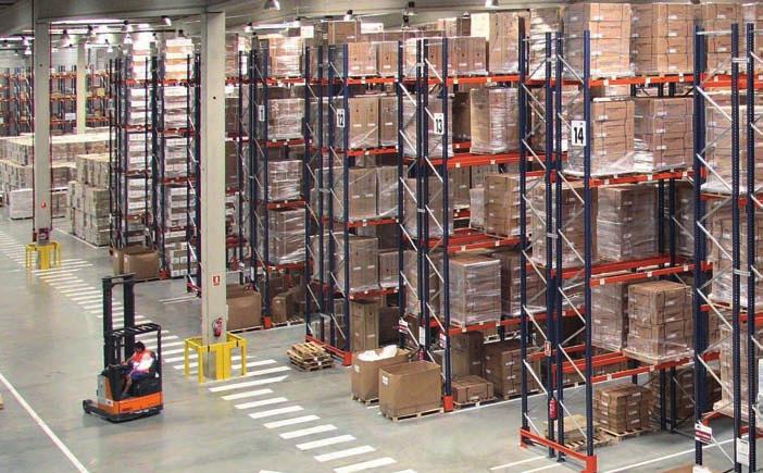>> WAREHOUSE MANAGEMENT SOFTWARE LEVEL 2 Conventional warehouse (manual) with closed management In this level of complexity, it is necessary to control the operations of a closed logistics system,