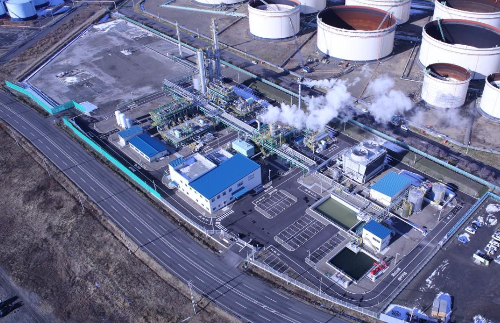 Bird s Eye View of Capture and Injection Facilities 11 Flare / vent stack CO 2 absorption tower Injection wells Nitrogen supply system CO 2 Amine tank CO 2 stripping tower Low pressure flash tower