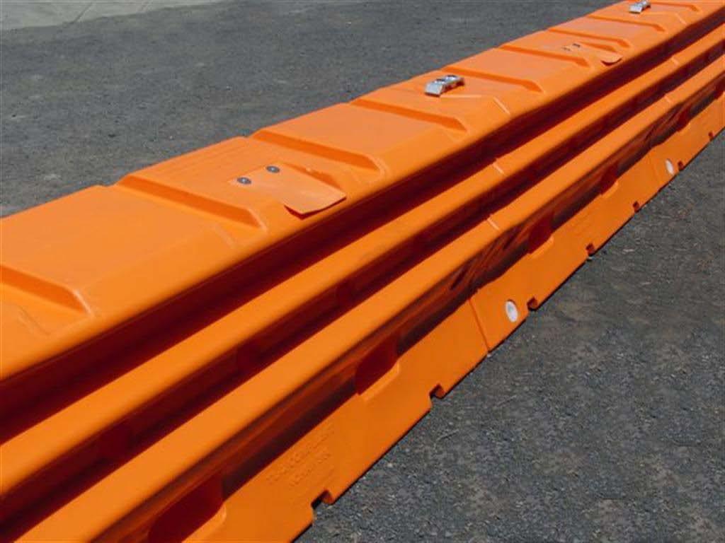 Installation examples Product Manual: TL-2 Plastic Water Filled Barrier TL-2 Plastic Water Filled Barrier Standard