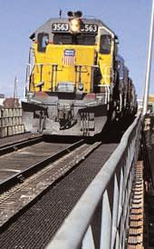 1999 Review MEXICO Rail business with Mexico increased 10% to $708 million in 1999, driven by significant improvements in service performance both north and south of the border.