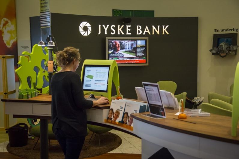 Jyske Bank Delives Live News Using Digital Signage Technology A Case Study by Scala Nodic AS Objective Leading Danish financial institution Jyske Bank is a maketing tendsette.
