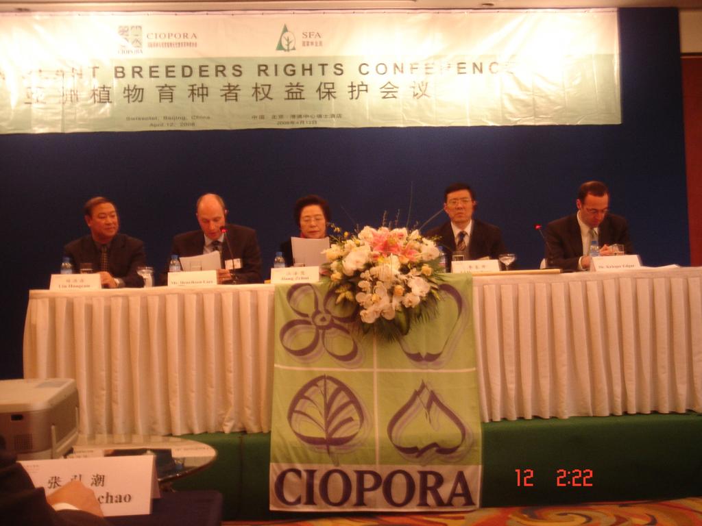 Ornamentals & Fruits: Impact of China s Potential Accession to the Act 1991 of UPOV Dr.