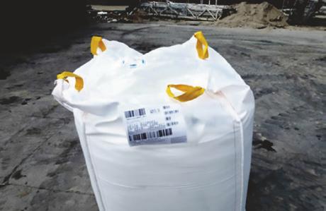 whichever is the lesser Cargoes that emit fine powders or grains should be packed in sift-proof and sealed FIBCs, an example is shown in picture 16.