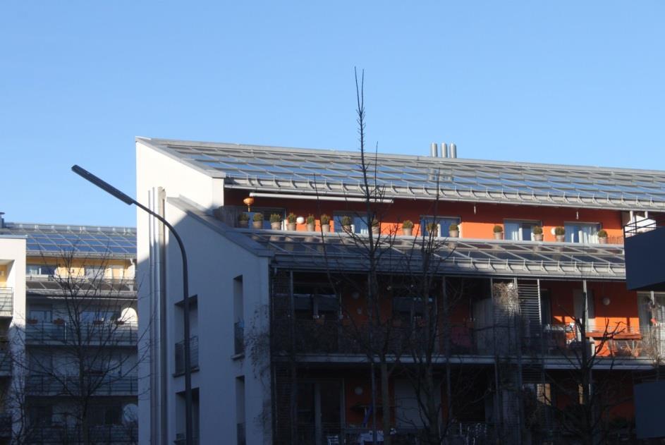 The system supplies about 320 apartments with hot water and heat for space heating in winter. Heat is collected through solar collectors on the rooftop of the apartments.